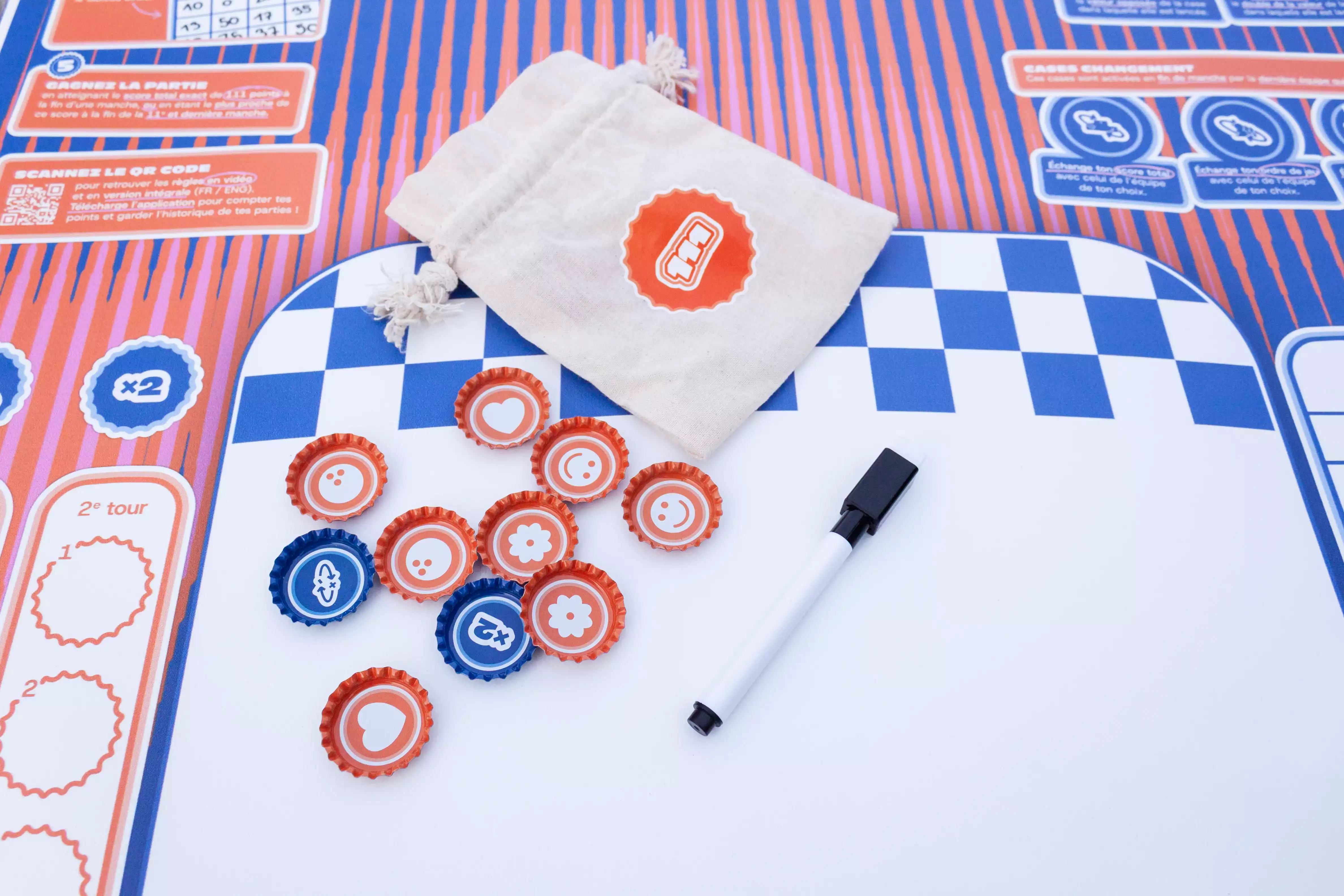 Photo de tout le contenu du 111 : Le jeu d'adresse et de précision qui transorme ta table en terrain de jeu